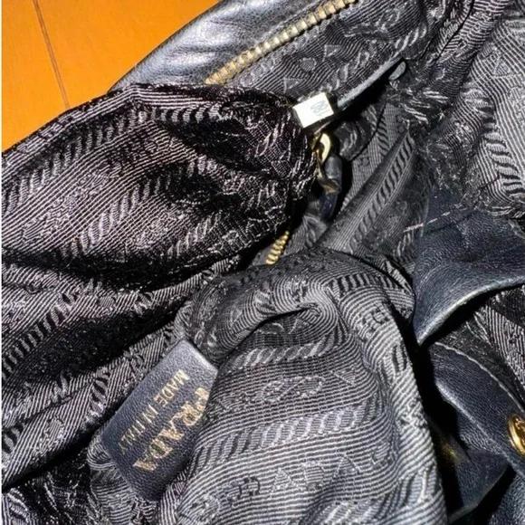 PRADA Bow Zip Clutch Bag Leather Black Nappa Antique - Picture 7 of 11